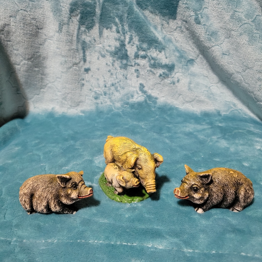 Pig Figuines